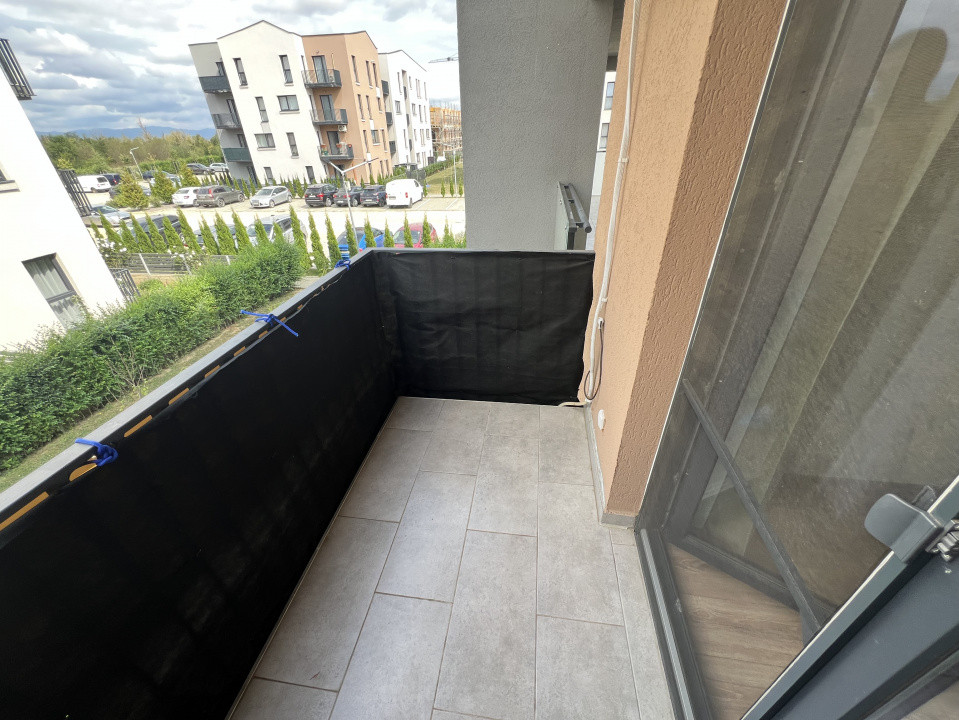 Apartament-2 camere-decomandat-mobilat-utilat-etaj 1-parcare-2 balcoane