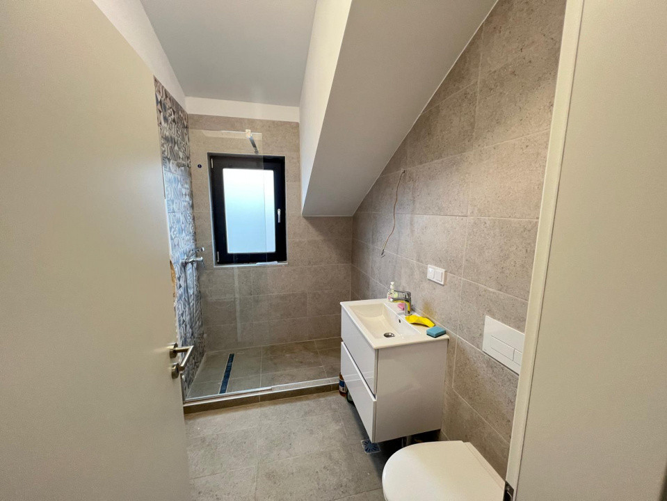 Apartament - 3 Camere -  62mp - Decomandat - Terasa - Parcare - Sanpetru -Brasov