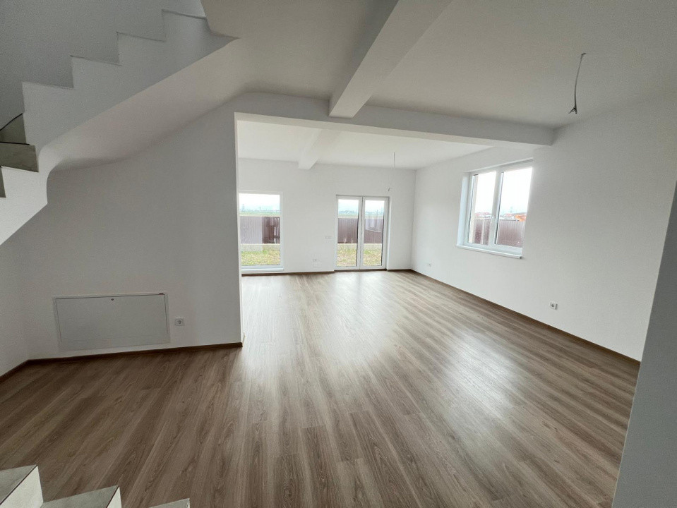 Casa - Duplex - 4 camere - 115mp - Curte 300mp - Utilitati - Sanpetru