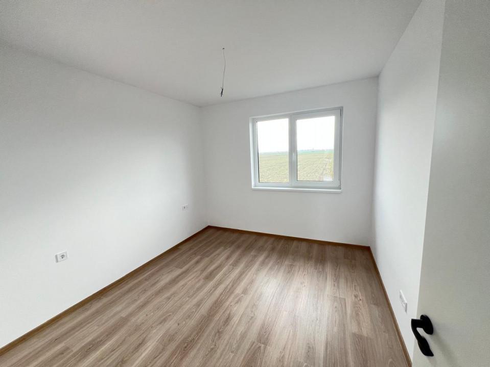 Casa - Duplex - 4 camere - 115mp - Curte 300mp - Utilitati - Sanpetru