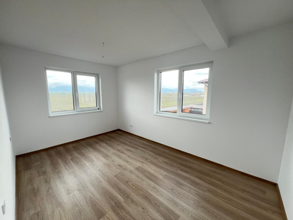 Casa - Duplex - 4 camere - 115mp - Curte 300mp - Utilitati - Sanpetru