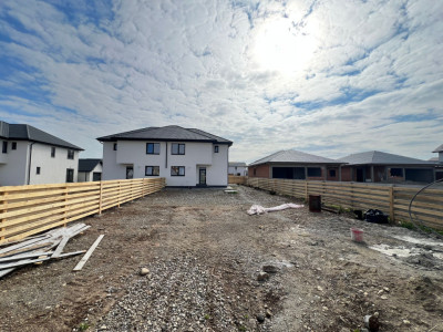 Casa-Duplex-4 camere-2 bai-140mp-Teren 500mp-Izvor-Tarlungeni