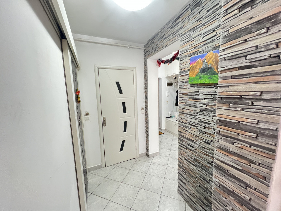2 Decomandate-Etaj 1-60mp-Utili-Balcon-Parcare-Mobilat-Utilat-Subcetate