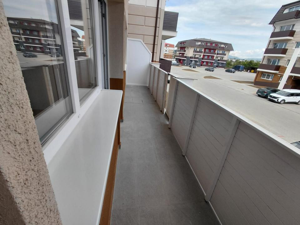 Apartament-2 camere-Studio-50mp-Utili-Etaj 1-Parcare-Balcon-Sanpetru