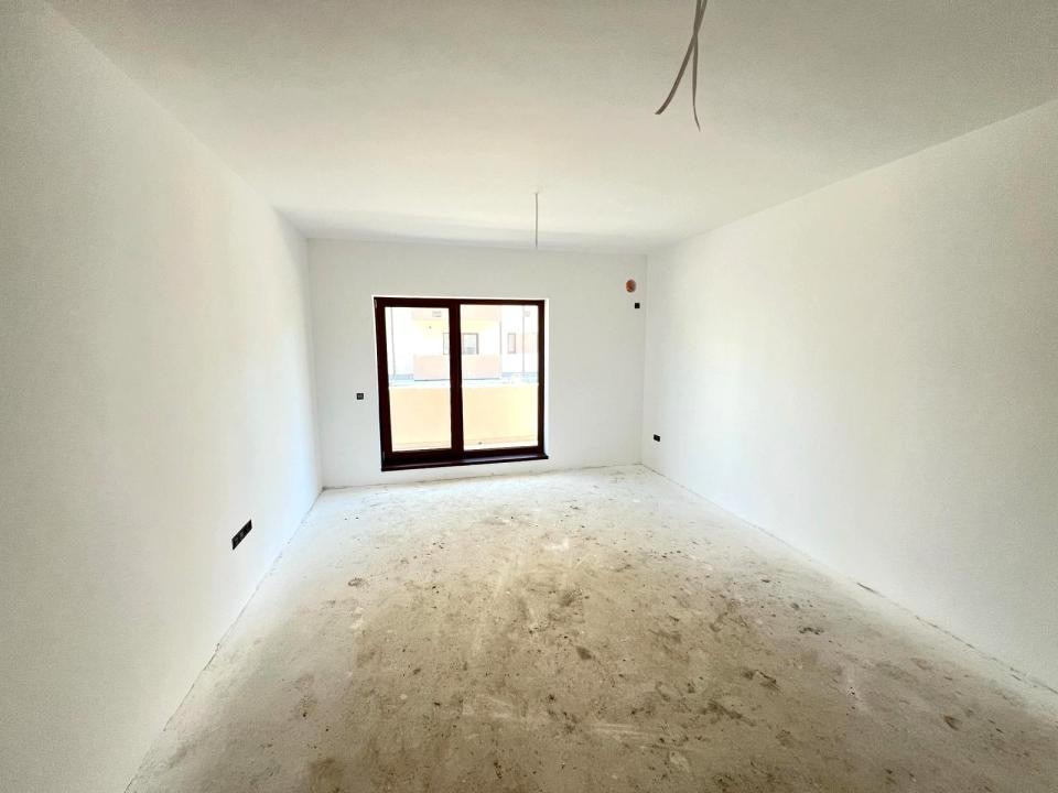 Apartament-3-Camere-Decomandat-73mp-Utili-Balcon-5mp-Parcare-Sanpetru-Residence