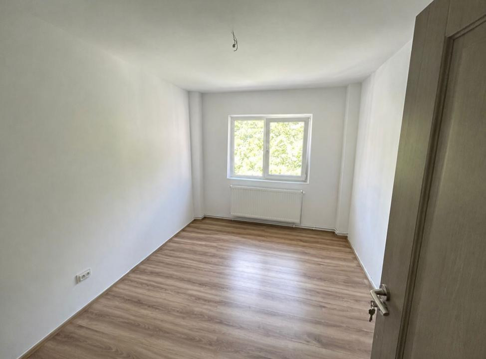 REZERVAT-Apartament-3-Camere-Decomandat-Racadau-Renovat-73mp-Lift
