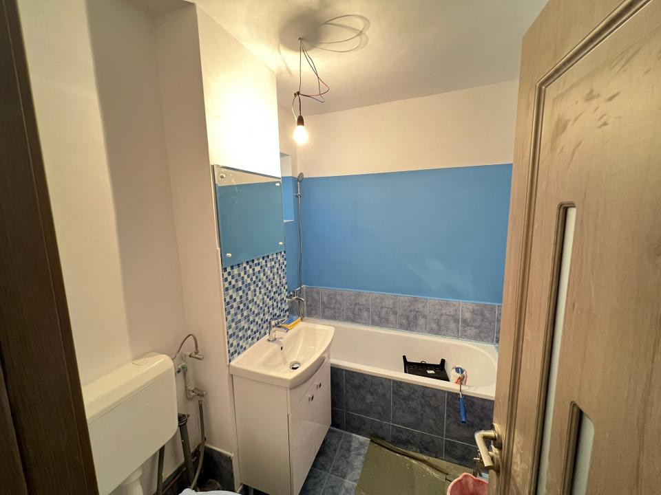 REZERVAT-Apartament-3-Camere-Decomandat-Racadau-Renovat-73mp-Lift