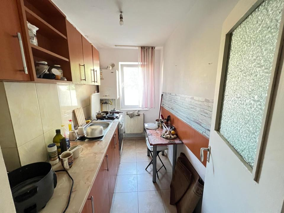 Apartament-2-Camere-Semidecomandat-Etaj 2-Centrala-Termica-Florilor-Brasov