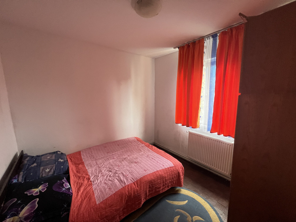 Apartament-2-Camere-Semidecomandat-Etaj 2-Centrala-Termica-Florilor-Brasov