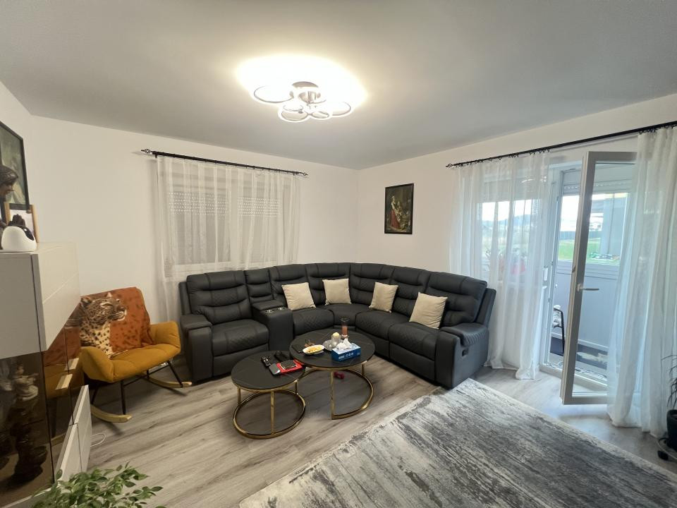 Apartament-2-Camere-Decomandat-Mobilat-Utilat-Parcare-Incalzire-Pardoseala