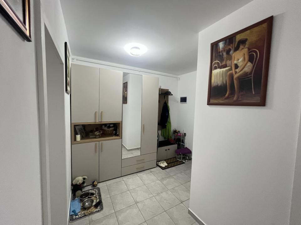 Apartament-2-Camere-Decomandat-Mobilat-Utilat-Parcare-Incalzire-Pardoseala
