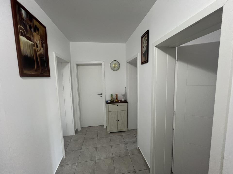 Apartament-2-Camere-Decomandat-Mobilat-Utilat-Parcare-Incalzire-Pardoseala
