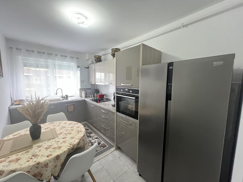 Apartament-2-Camere-Decomandat-Mobilat-Utilat-Parcare-Incalzire-Pardoseala