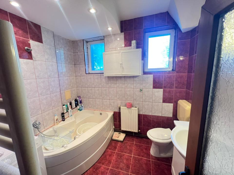 Apartament-2-Camere-Decomandat-La-Casa-Pivnita-Pod-Curte-Comuna