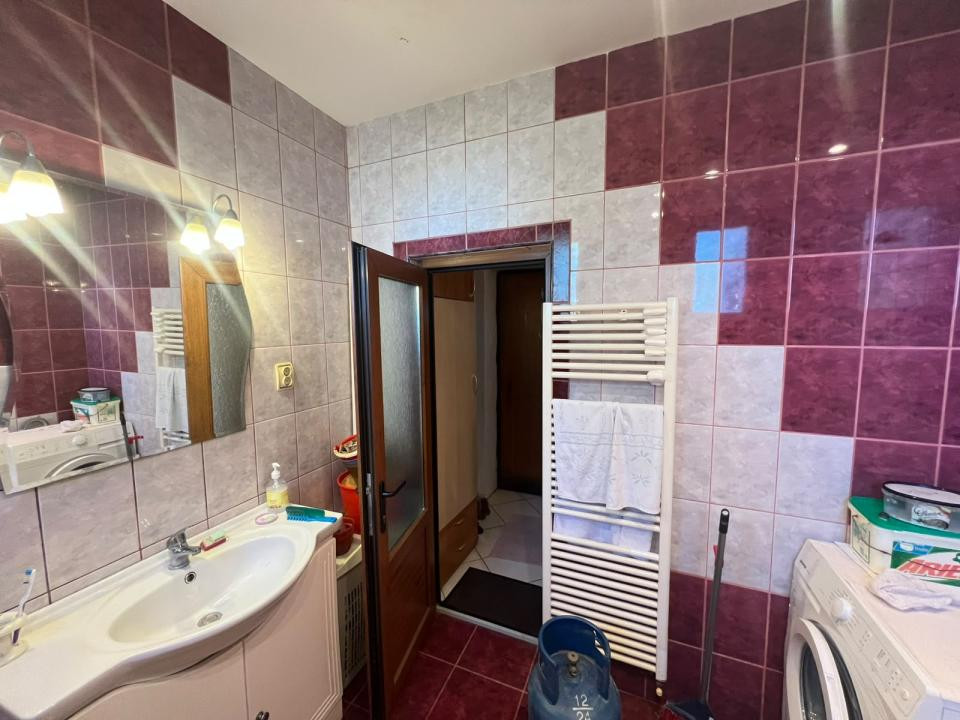 Apartament-2-Camere-Decomandat-La-Casa-Pivnita-Pod-Curte-Comuna