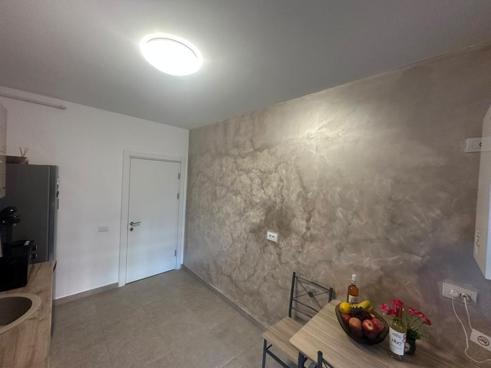 Apartament-2-Camere-Decomandat-Mobilat-Utilat-Curte-Proprie-Parcare