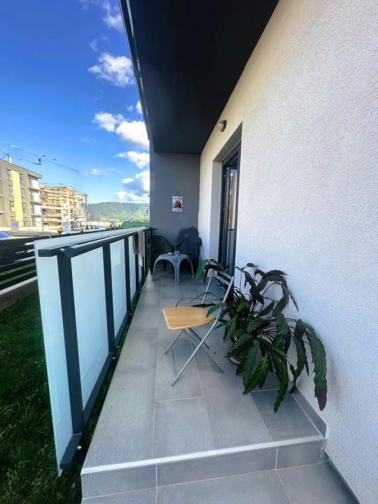 Apartament-2-Camere-Decomandat-Mobilat-Utilat-Curte-Proprie-Parcare