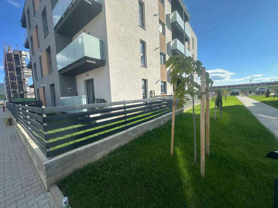 Apartament-2-Camere-Decomandat-Mobilat-Utilat-Curte-Proprie-Parcare
