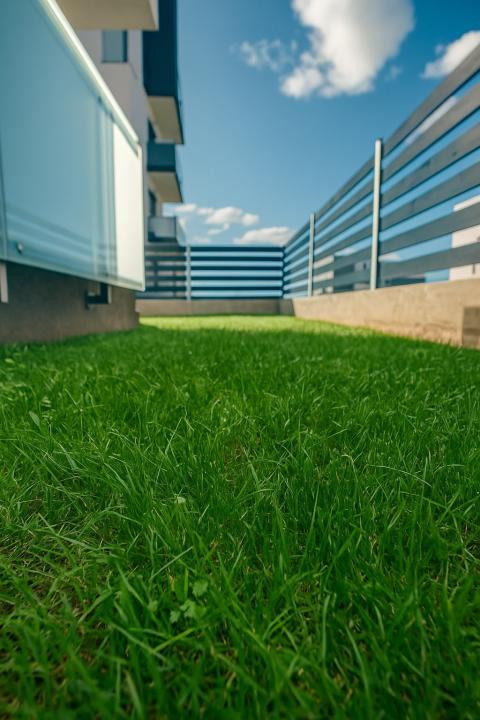 Apartament-2-Camere-Decomandat-Mobilat-Utilat-Curte-Proprie-Parcare