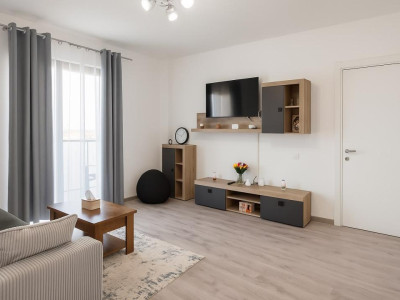 Apartament-2-Camere-Decomandat-Mobilat-Utilat-Curte-Proprie-Parcare