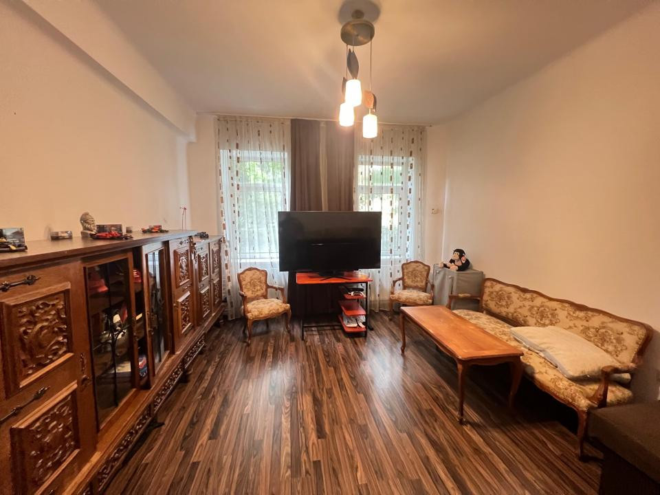 Apartament-2camere-decomandat -mobilat-utilat-centru-civic 