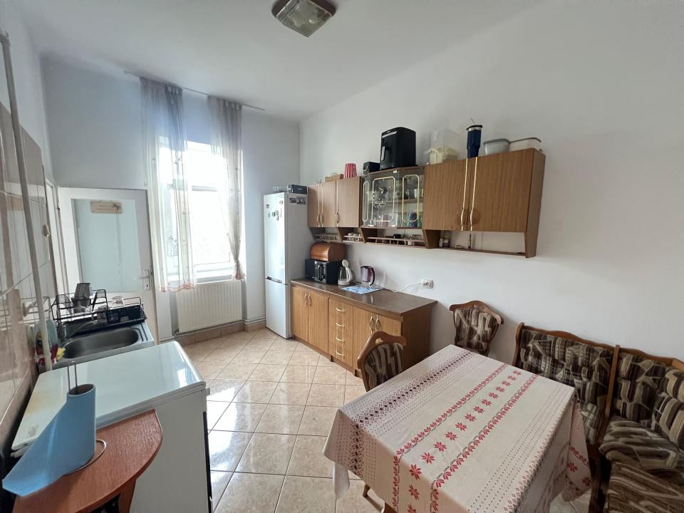 Apartament-2camere-decomandat -mobilat-utilat-centru-civic 