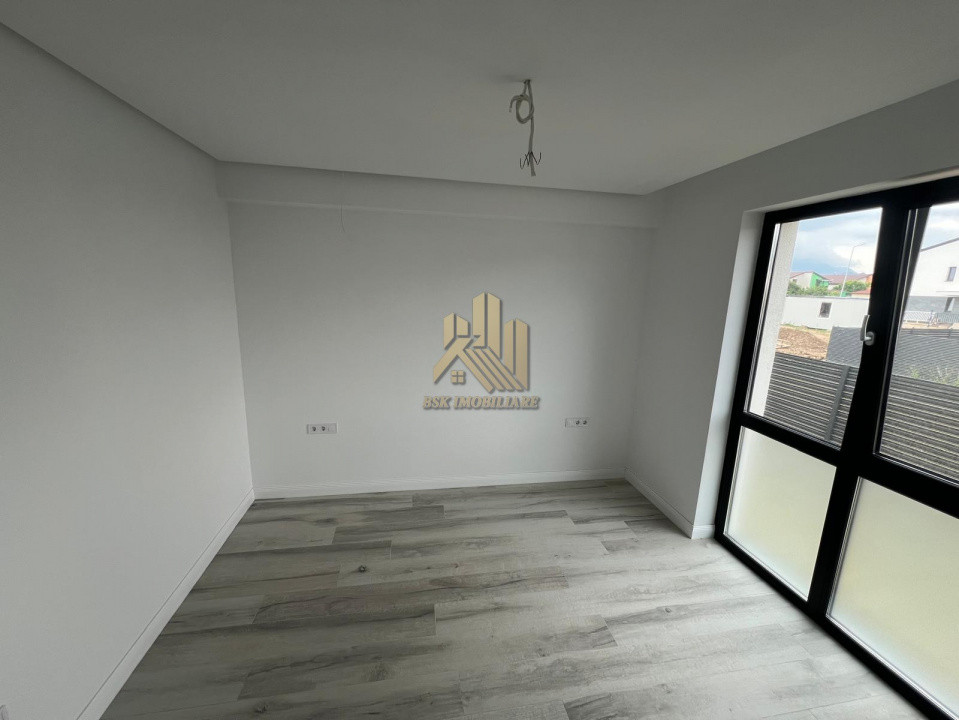 Apartament 3 camere,gradina proprie