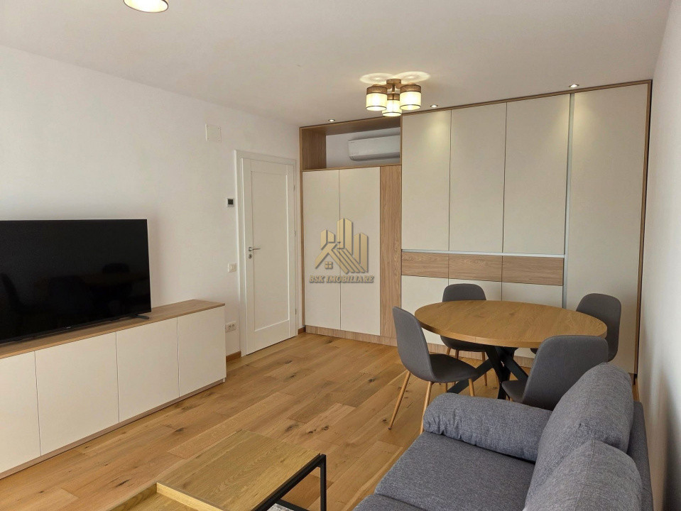 Apartament 3 camere 2 bai Urban Plaza
