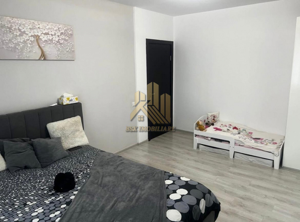 Apartament 2 camere decomandat, 54 mp + 2 balcoane, etaj 1