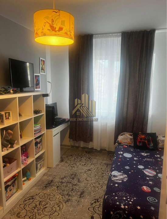 Apartament 2 camere decomandat, 54 mp + 2 balcoane, etaj 1