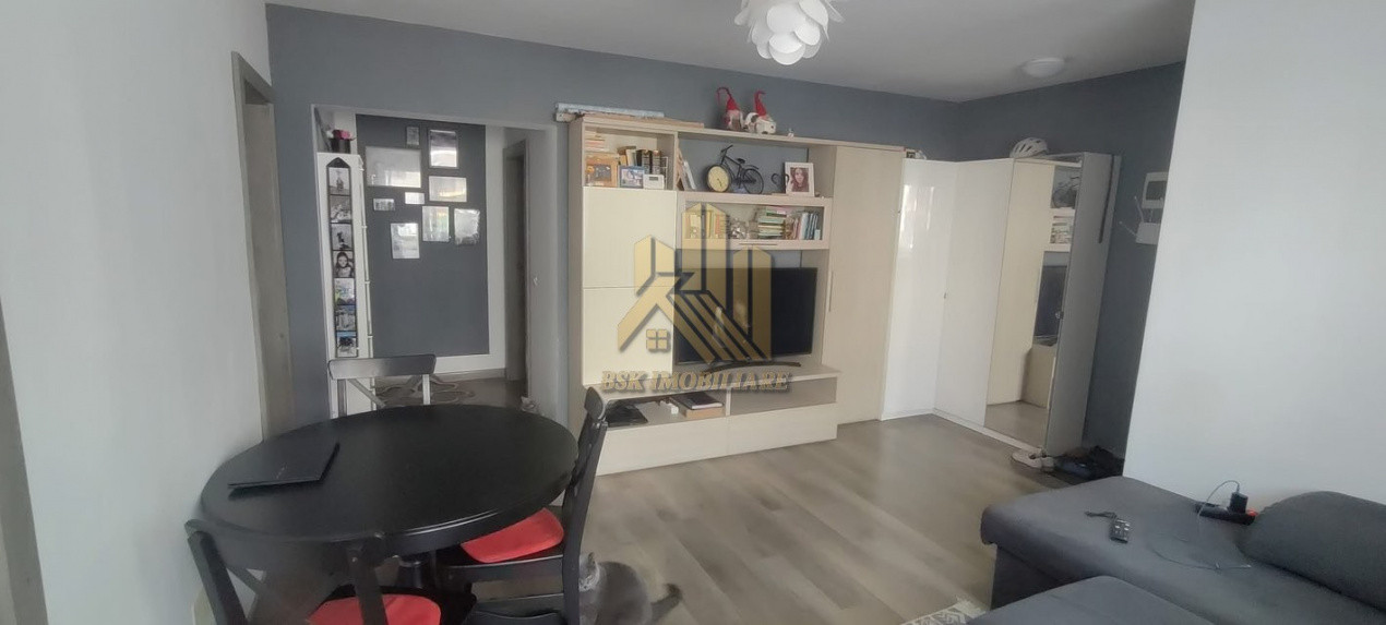 Apartament 3 camere Vanzare