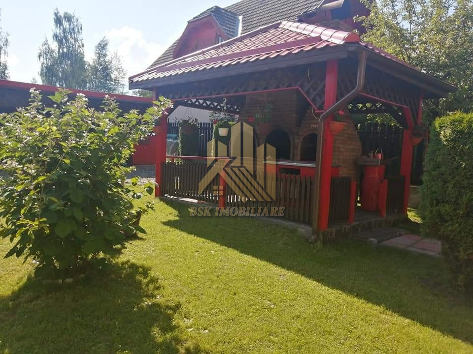 Casă de vânzare Moieciu Bran, lângă Castel – Ideal pensiune, comision 0