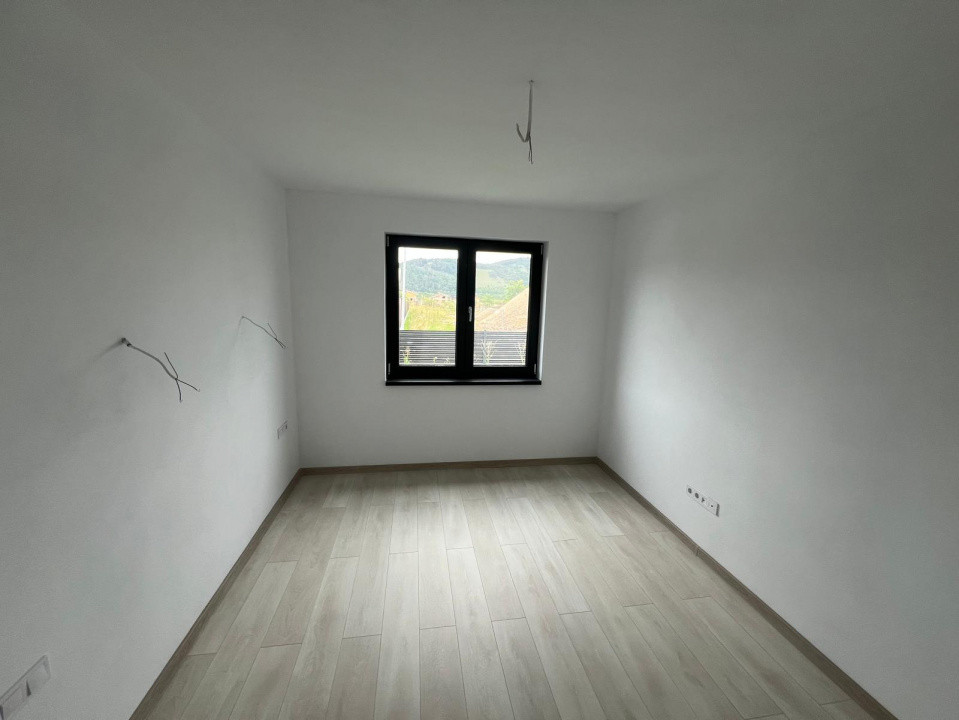 Apartament 2 camere cu gradina proprie Sanpetru