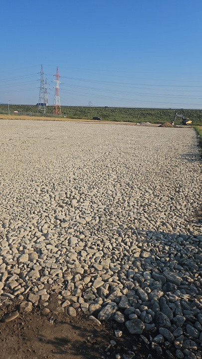 De inchiriat teren Piata Stupini
