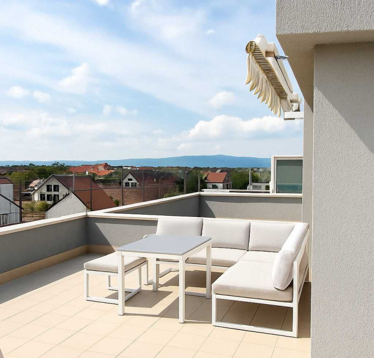 Penthouse de închiriat – 3 camere