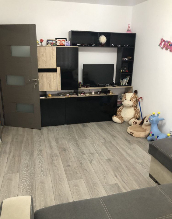 Apartament 3 camere decomandat Astra Comision 0