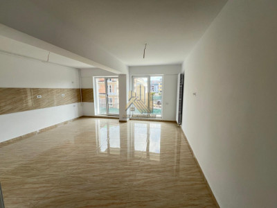 Apartament 3 camere Tractorul Top Zone