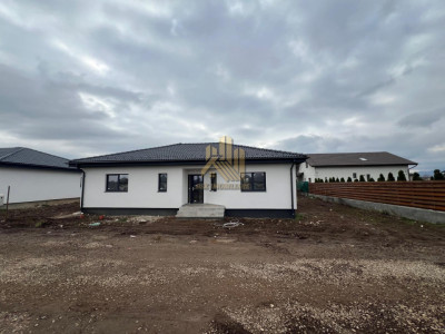 Casa 4 camere Izvor Tarlungeni