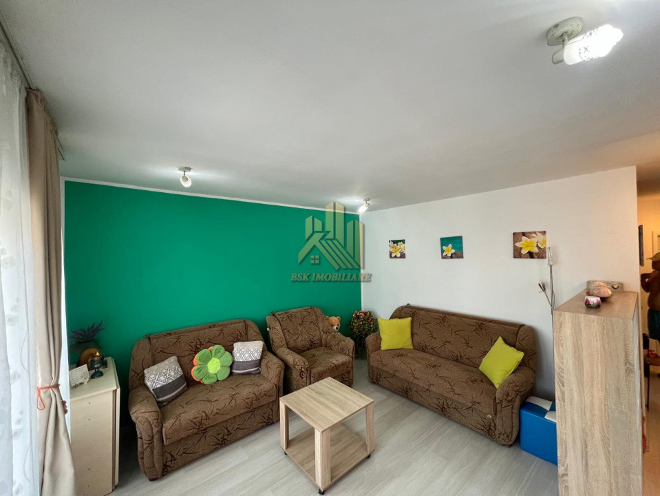 Apartament cu 2 camere, curte privată și pod generos