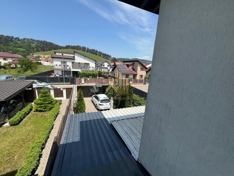 Apartament cu 2 camere, curte privată și pod generos