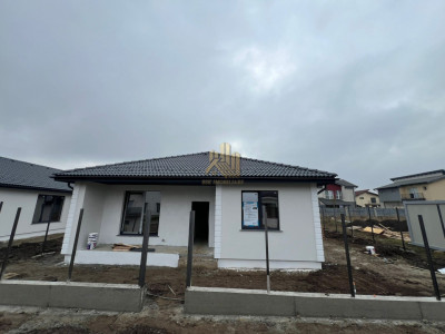 Casa 4 camere  Sanpetru Comision 0